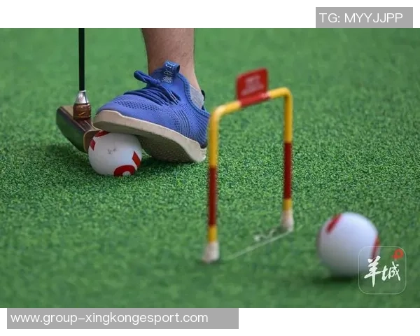 马兰头球攻门险些破门球擦门梁而过令人惋惜